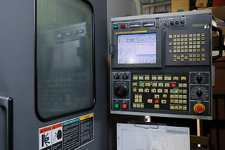 縦型 CNCターニングセンター